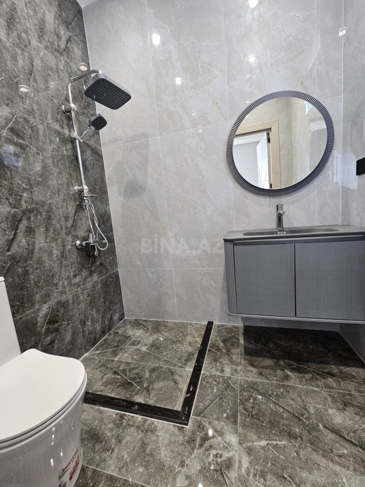 Satılır 4 otaqlı həyət evi 200 m²