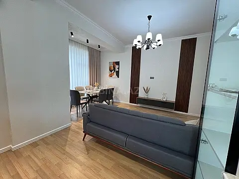 Satılır 2 otaqlı mənzil 85 m²