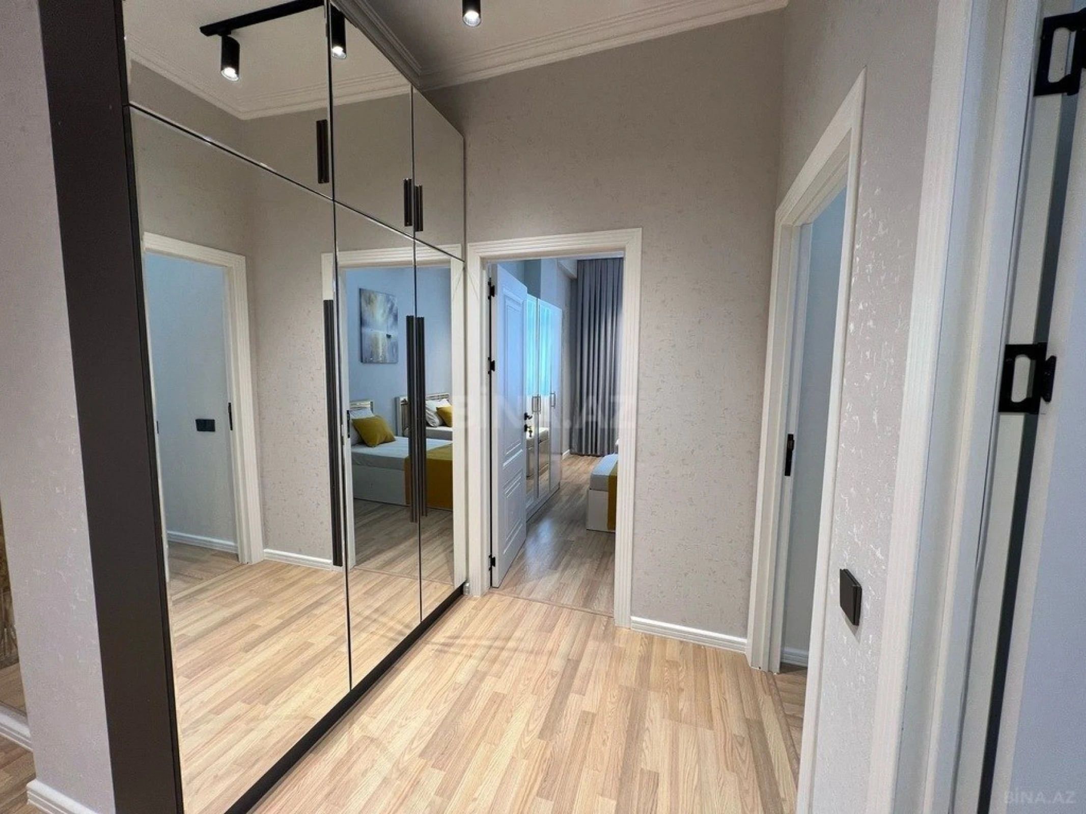 Satılır 2 otaqlı mənzil 85 m²