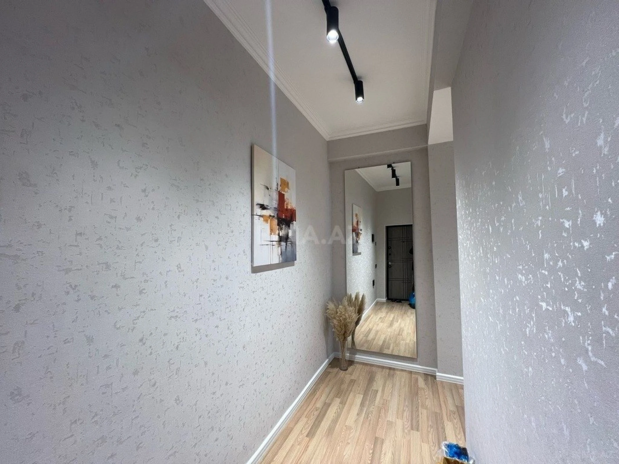 Satılır 2 otaqlı mənzil 85 m²