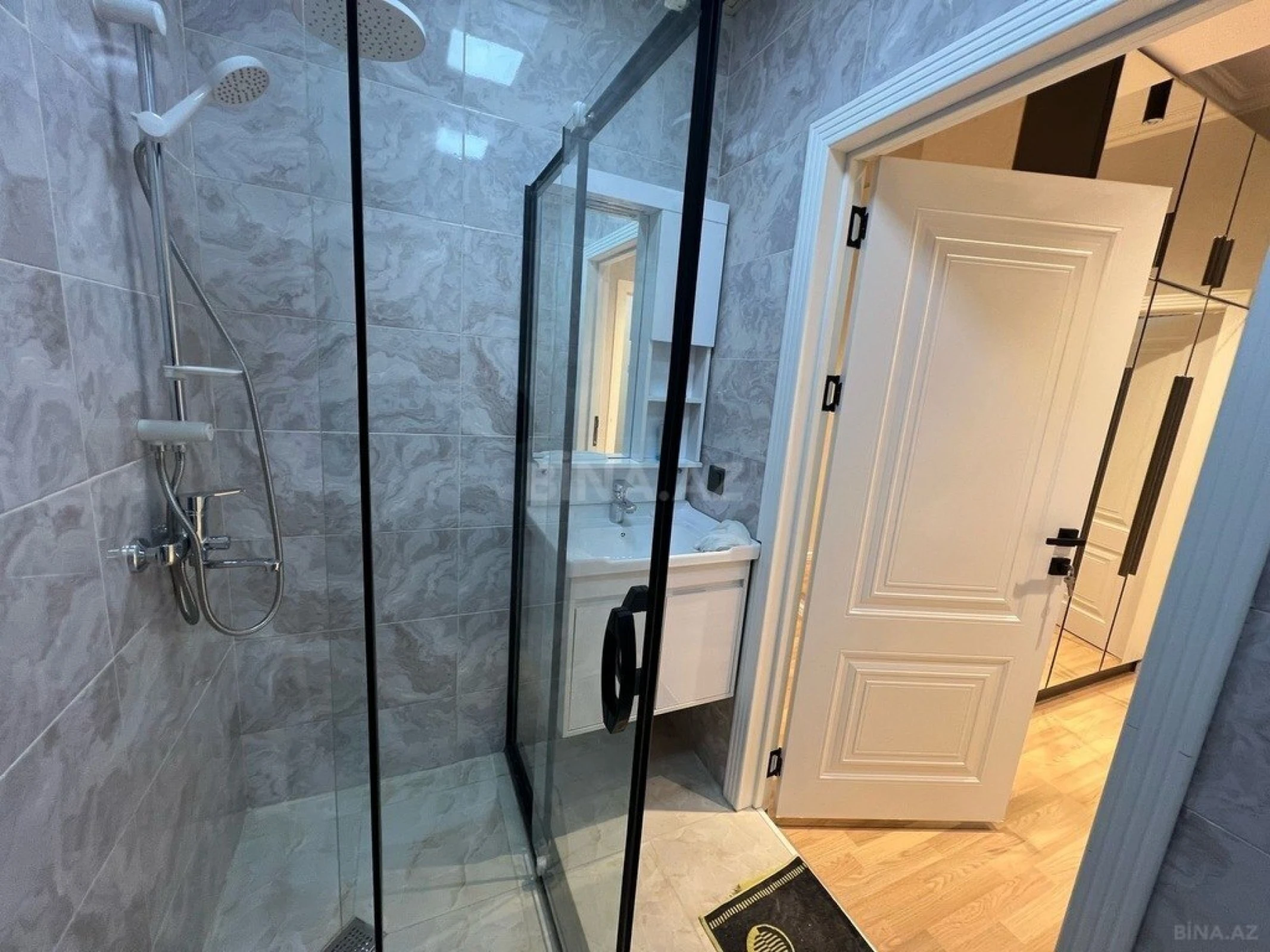 Satılır 2 otaqlı mənzil 85 m²