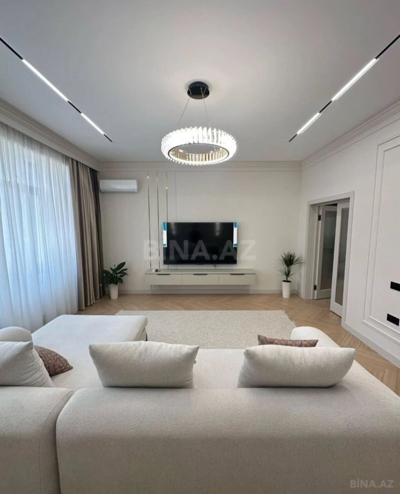 Satılır 3 otaqlı mənzil 150 m²