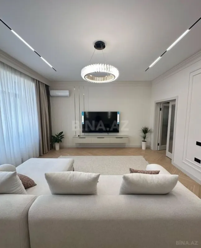 Satılır 3 otaqlı mənzil 150 m²