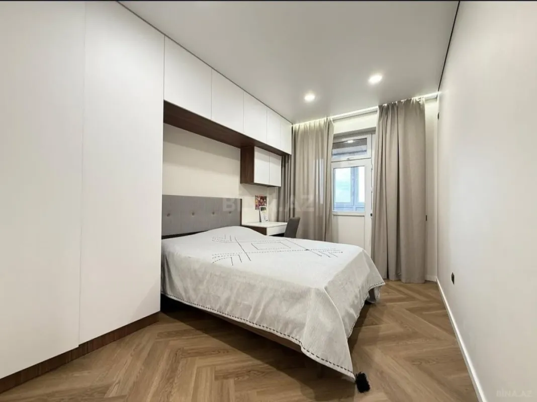 Satılır 3 otaqlı mənzil 150 m²