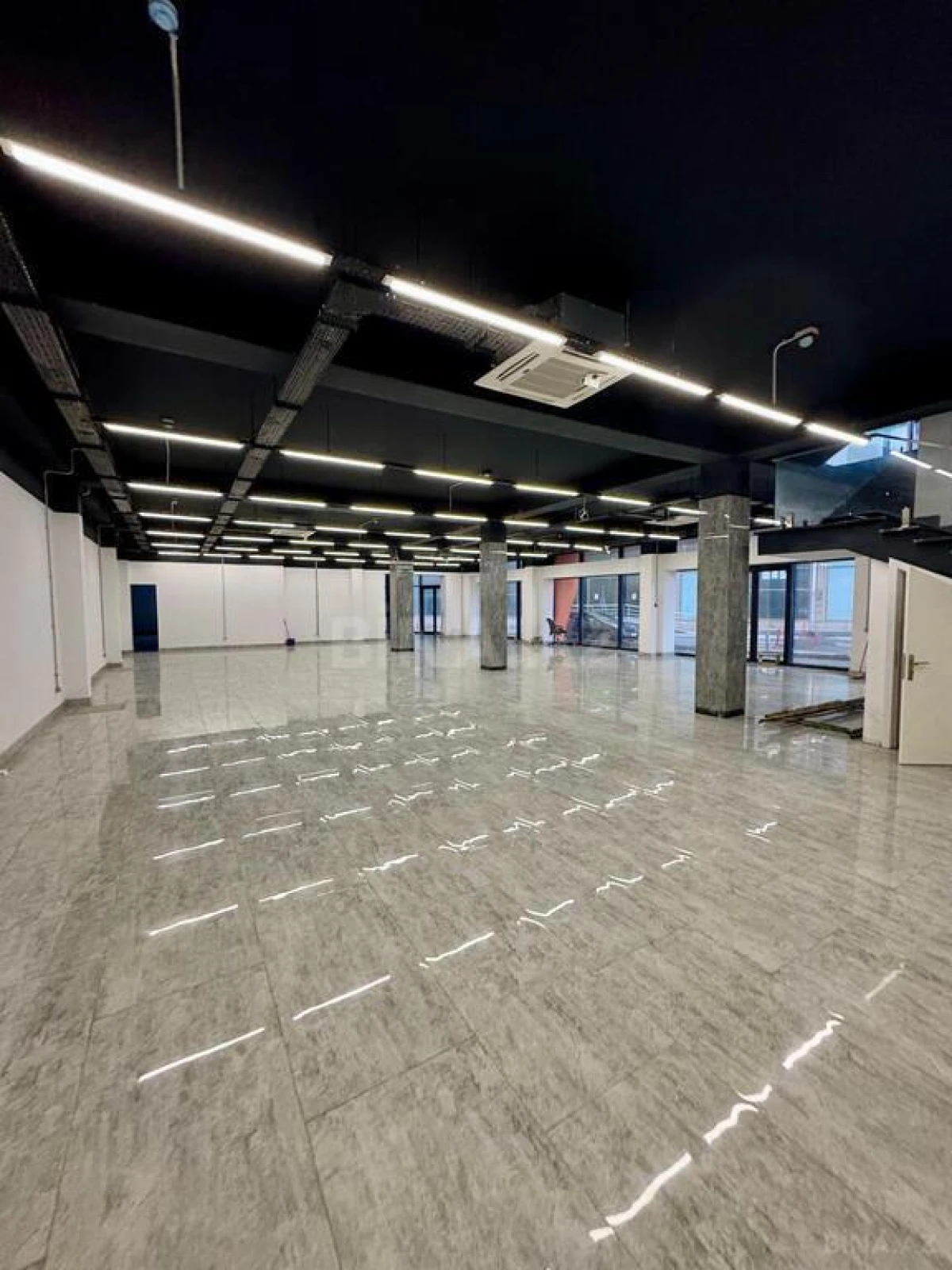 Kirayə verilir obyekt 600 m²