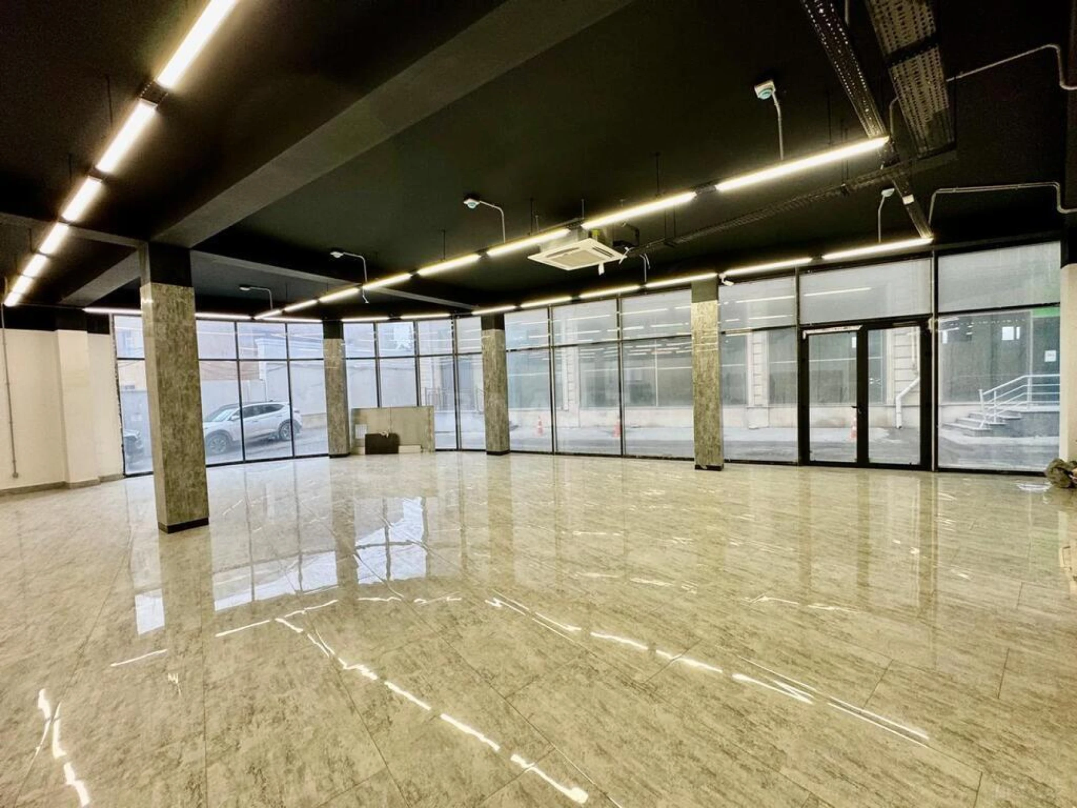 Kirayə verilir obyekt 600 m²