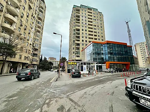 Kirayə verilir obyekt 600 m² — Bakı, Nizami 600.00 m²