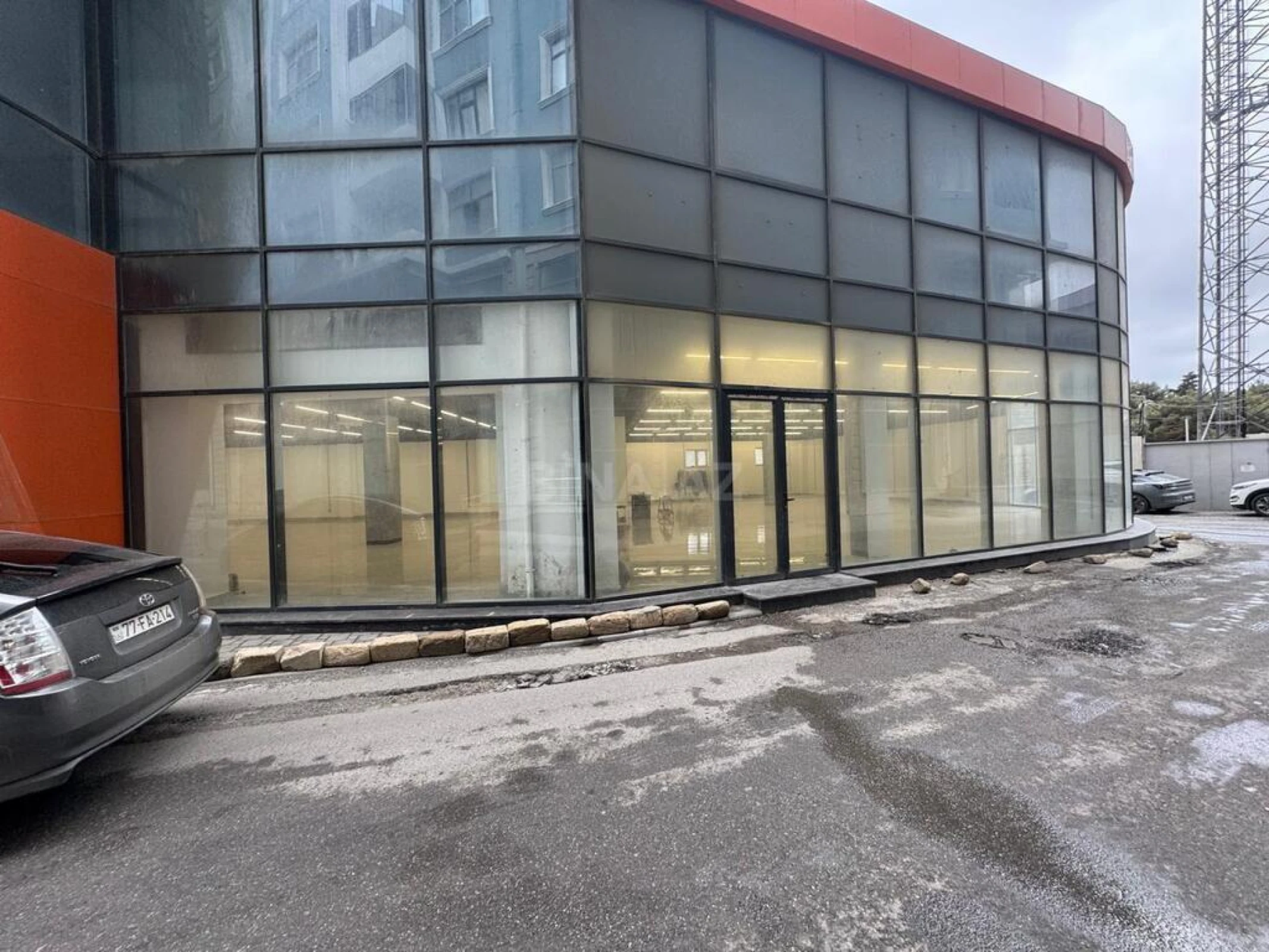 Kirayə verilir obyekt 600 m²