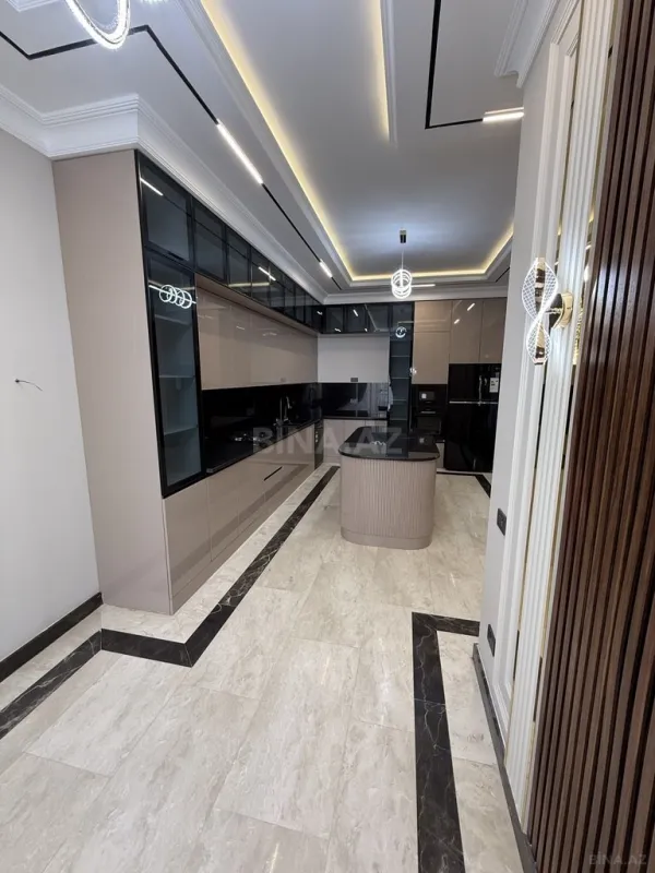 Satılır 6 otaqlı həyət evi 450 m²