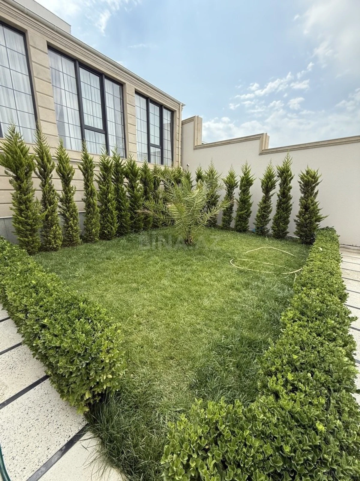 Satılır 6 otaqlı həyət evi 450 m²