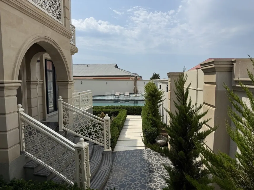 Satılır 6 otaqlı həyət evi 450 m²