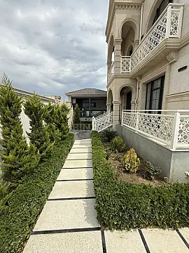 Satılır 6 otaqlı həyət evi 450 m²