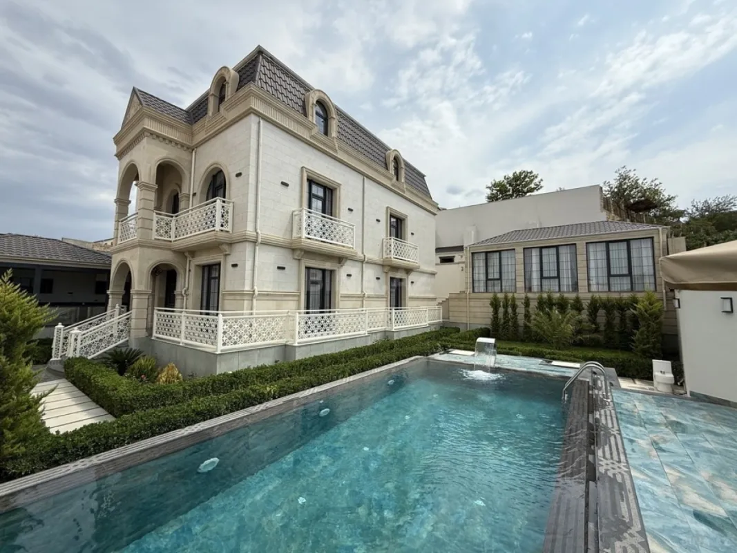 Satılır 6 otaqlı həyət evi 450 m²