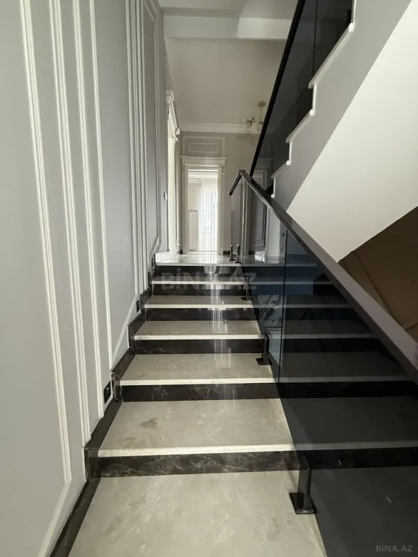 Satılır 6 otaqlı həyət evi 450 m²