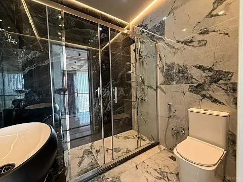 Satılır 5 otaqlı həyət evi 500 m²