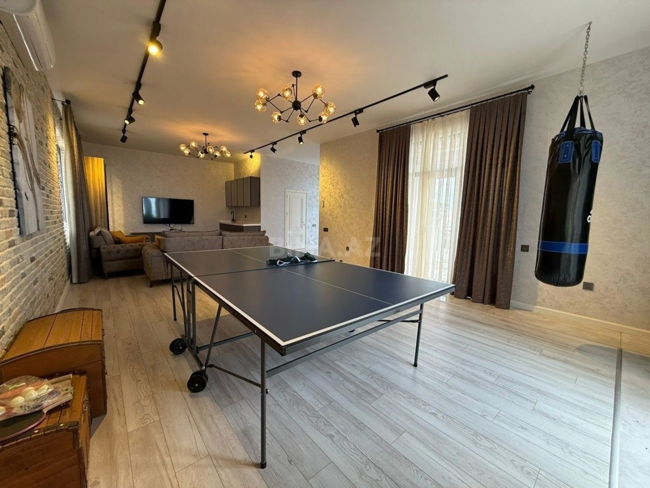 Satılır 5 otaqlı həyət evi 500 m²