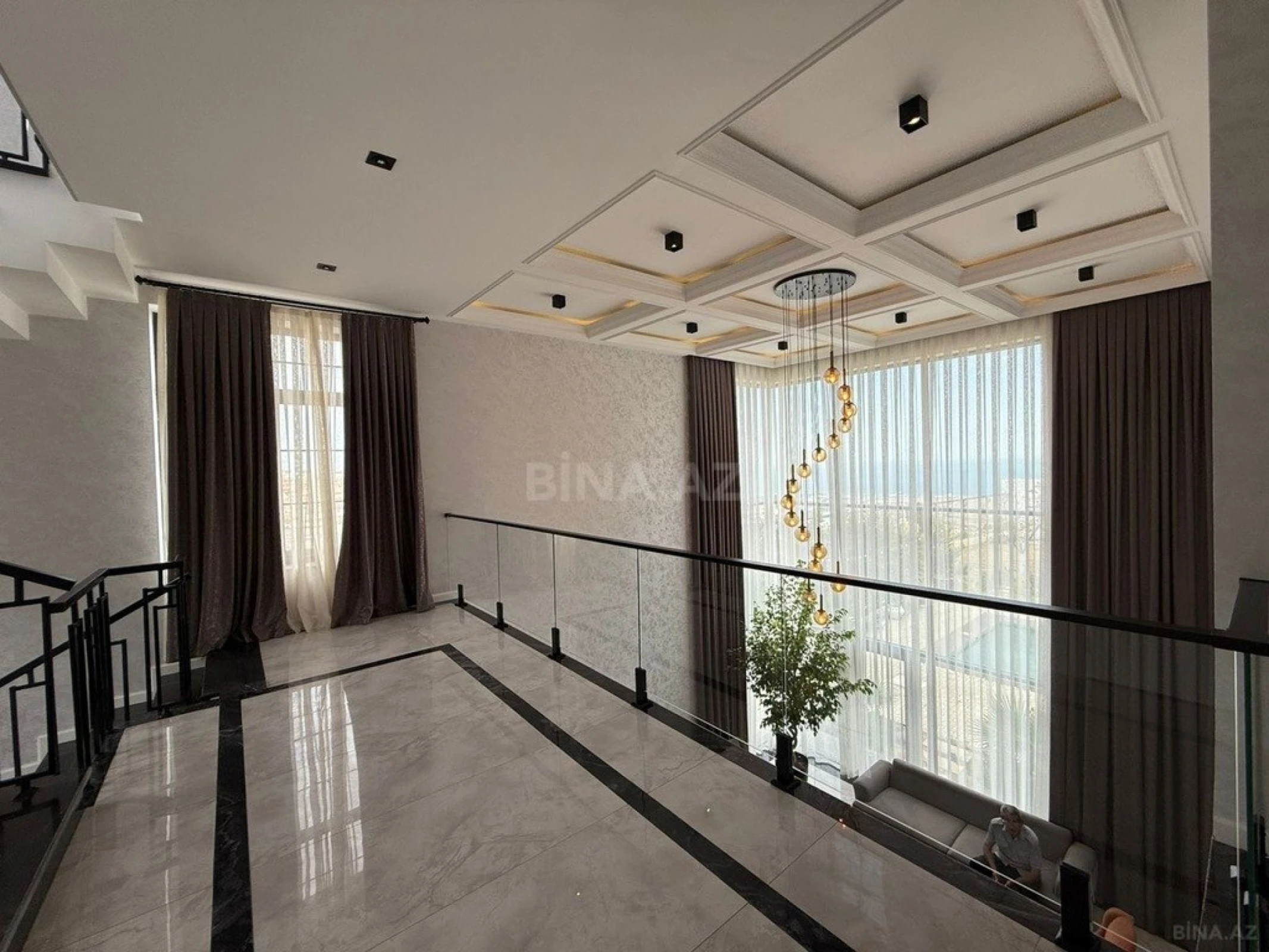 Satılır 5 otaqlı həyət evi 500 m²