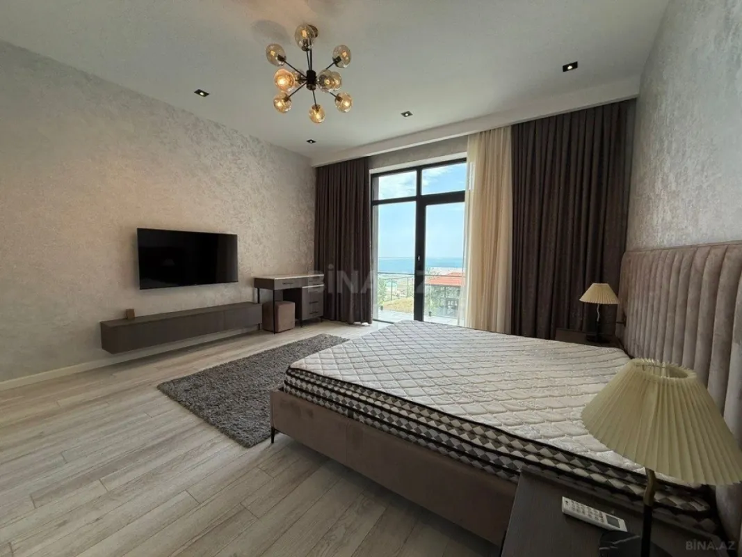 Satılır 5 otaqlı həyət evi 500 m²