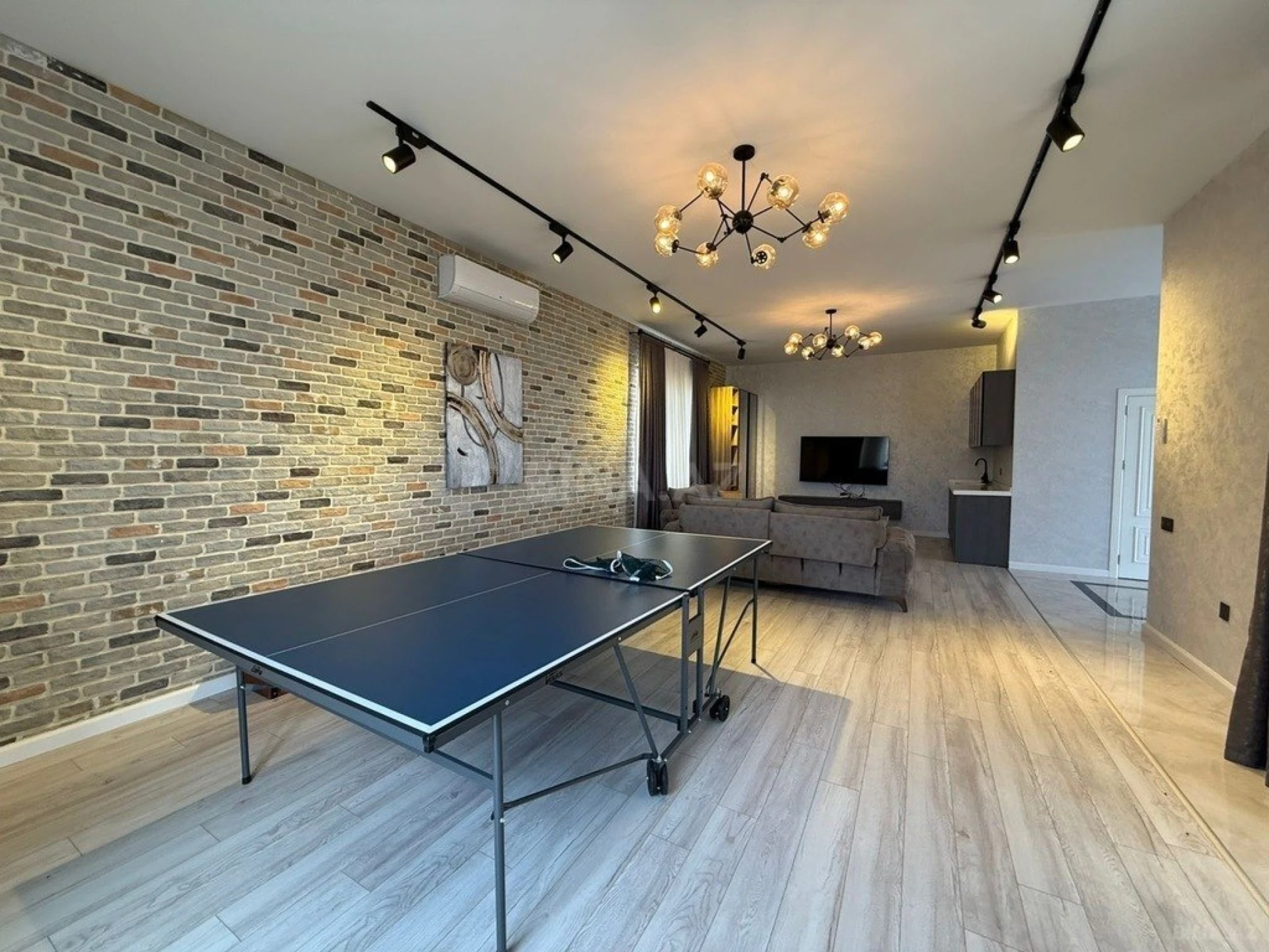 Satılır 5 otaqlı həyət evi 500 m²