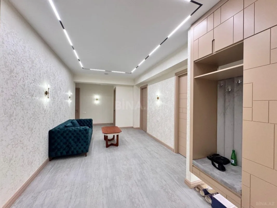 Satılır 3 otaqlı mənzil 145 m²