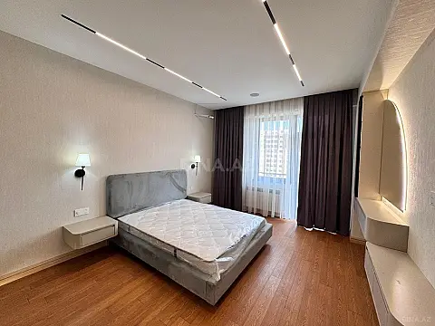 Satılır 3 otaqlı mənzil 145 m²
