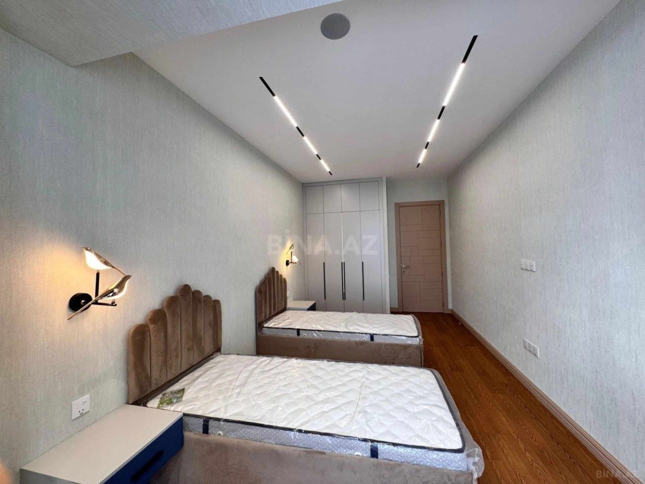 Satılır 3 otaqlı mənzil 145 m²