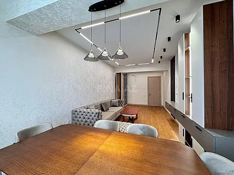 Satılır 3 otaqlı mənzil 145 m²