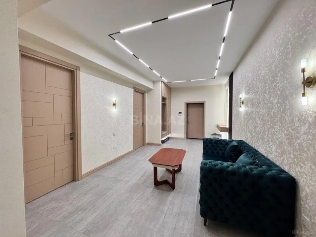 Satılır 3 otaqlı mənzil 145 m²