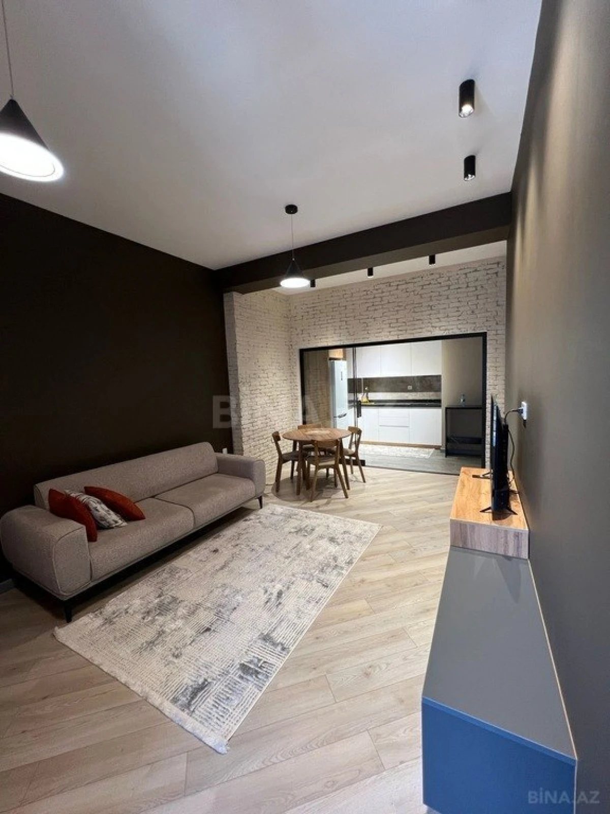 Kirayə verilir 2 otaqlı mənzil 80 m²