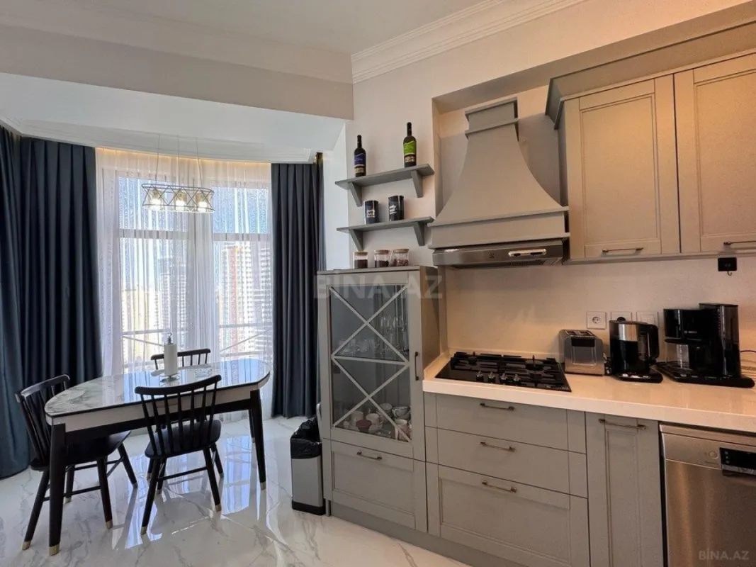 Kirayə verilir 3 otaqlı mənzil 125 m²