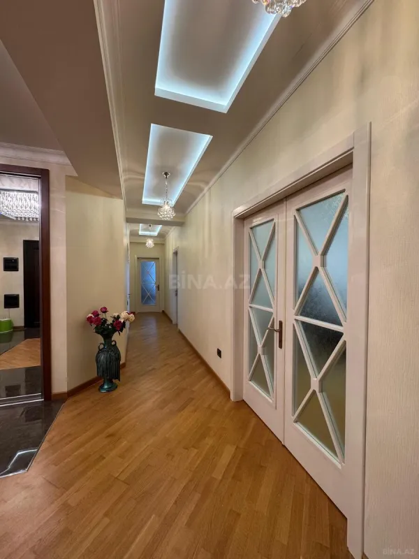 Kirayə verilir 3 otaqlı mənzil 175 m²