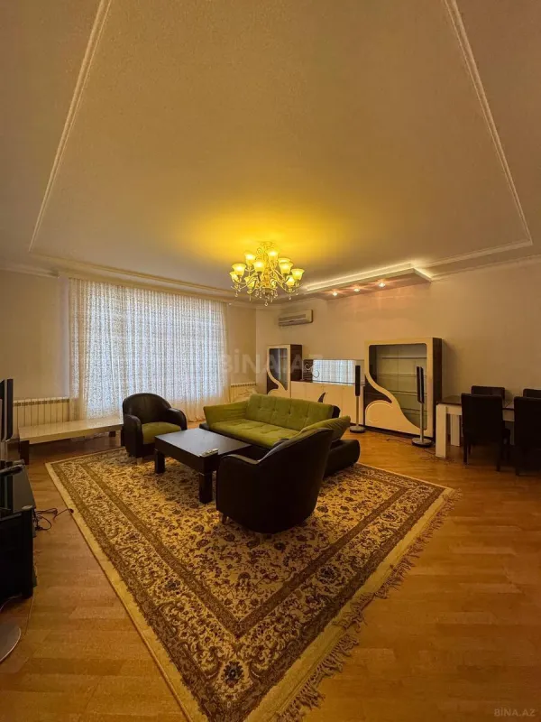 Kirayə verilir 3 otaqlı mənzil 175 m²