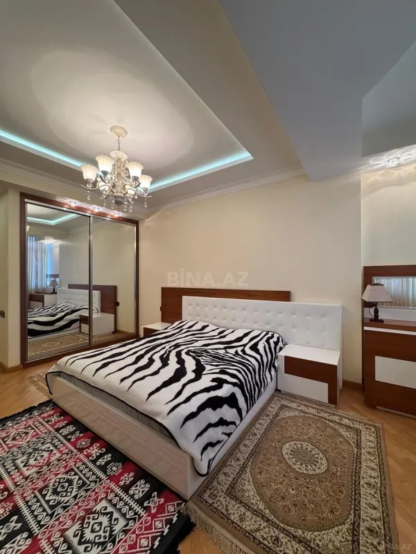 Kirayə verilir 3 otaqlı mənzil 175 m²