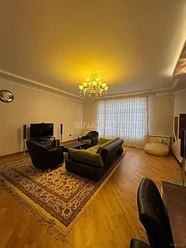 Kirayə verilir 3 otaqlı mənzil 175 m²