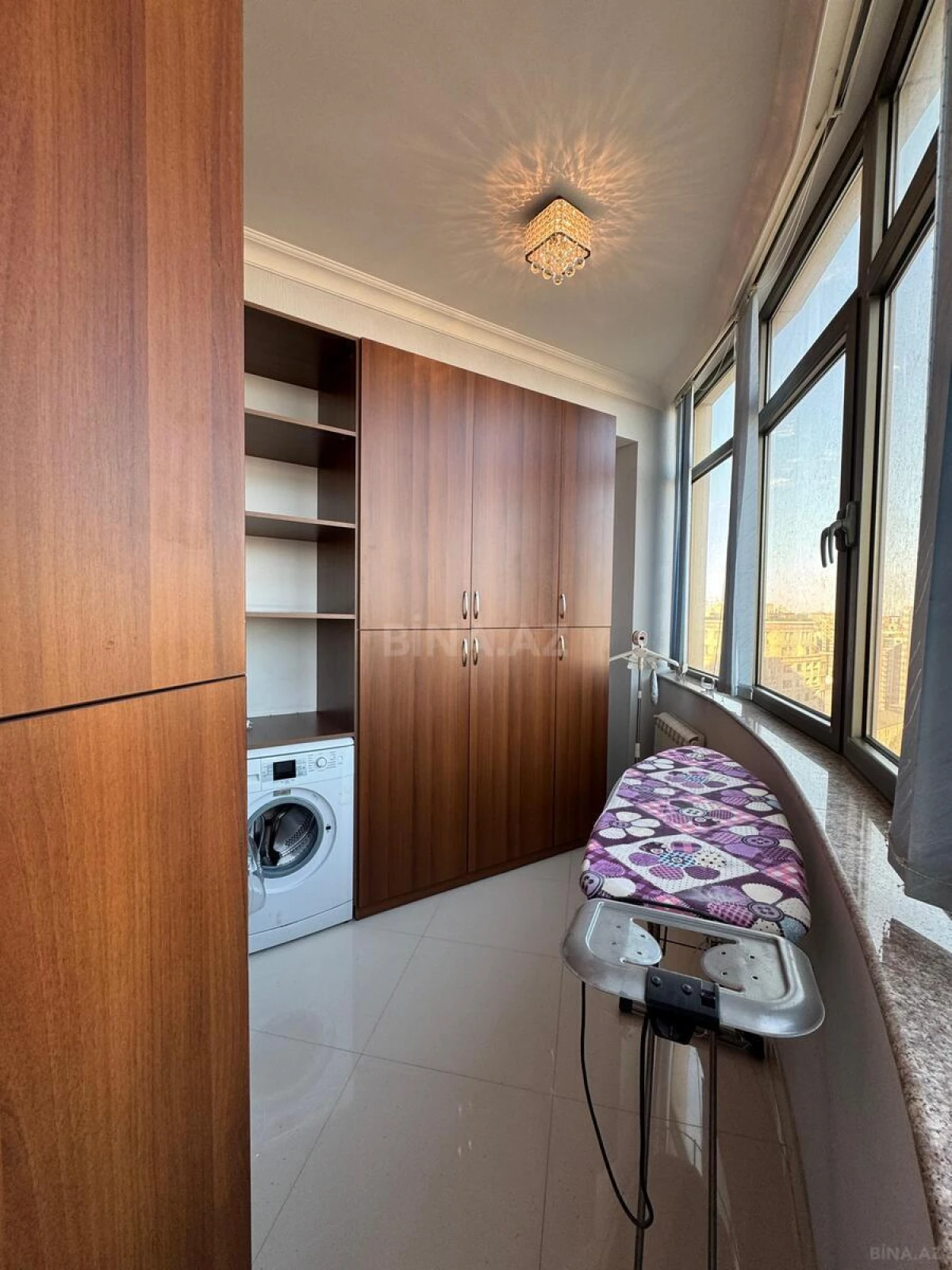 Kirayə verilir 3 otaqlı mənzil 175 m²
