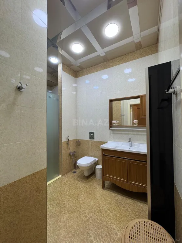 Kirayə verilir 3 otaqlı mənzil 175 m²