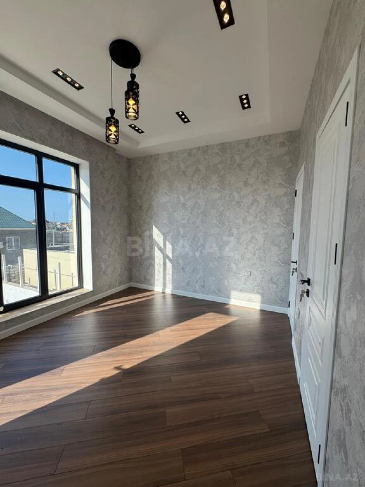 Satılır 4 otaqlı həyət evi 220 m²