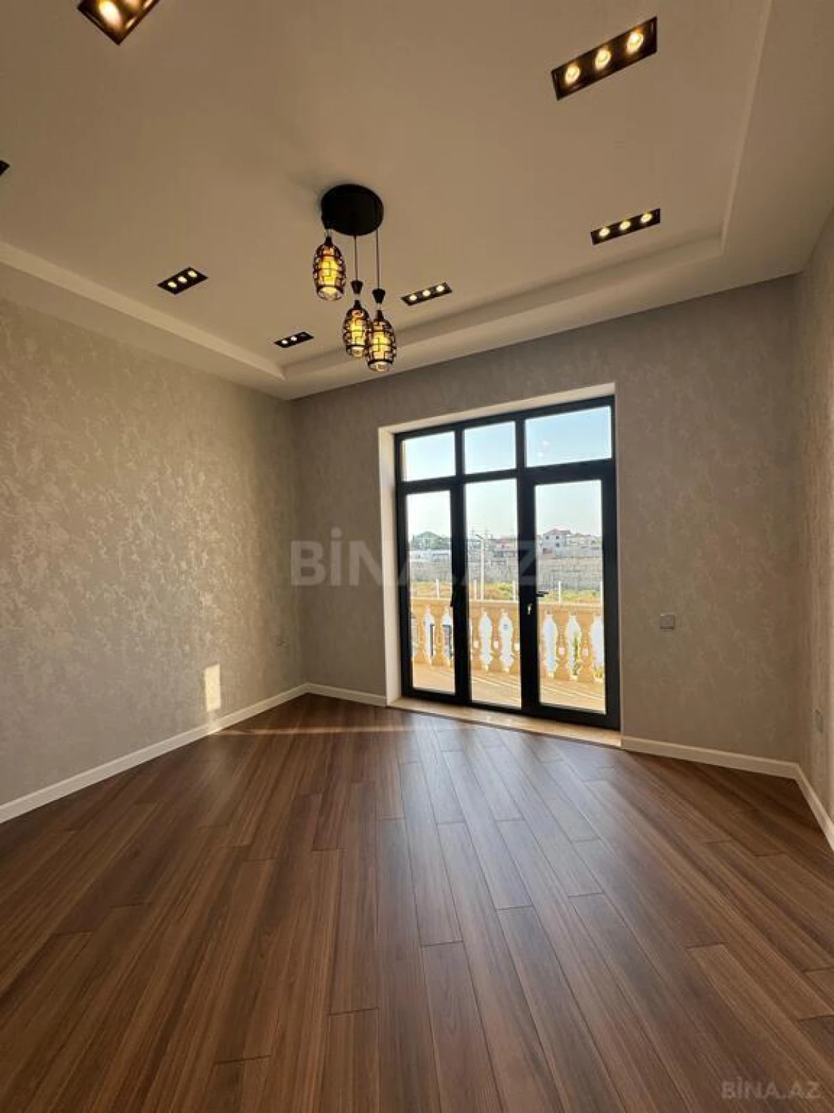 Satılır 4 otaqlı həyət evi 220 m²