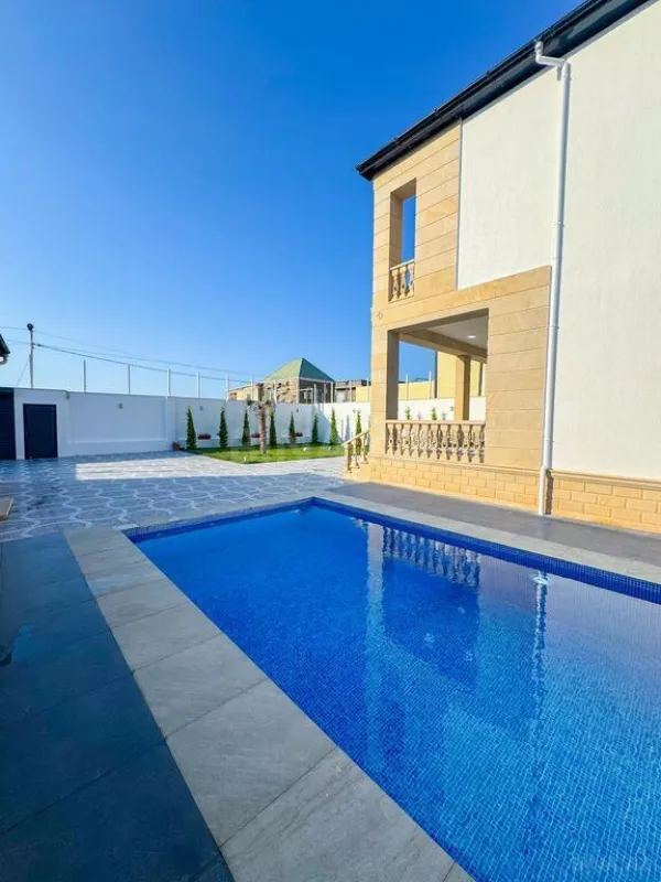 Satılır 4 otaqlı həyət evi 220 m²