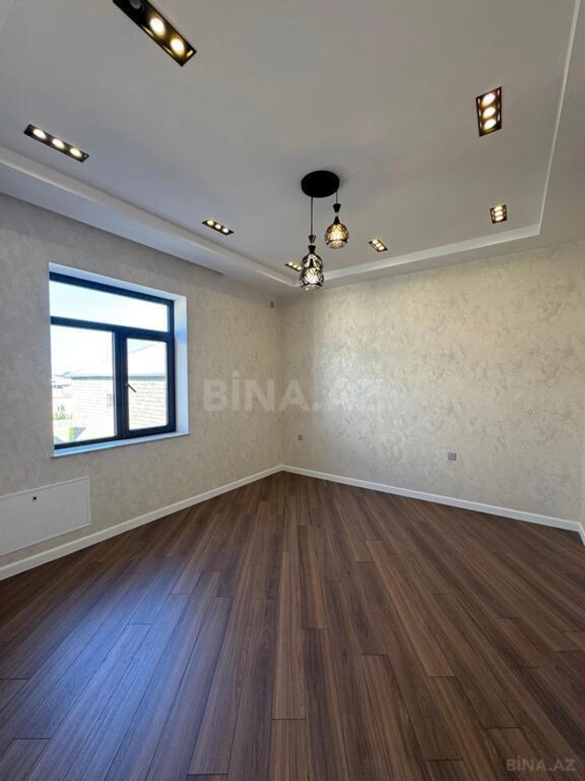 Satılır 4 otaqlı həyət evi 220 m²