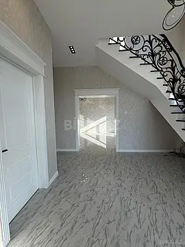 Satılır 4 otaqlı həyət evi 220 m²