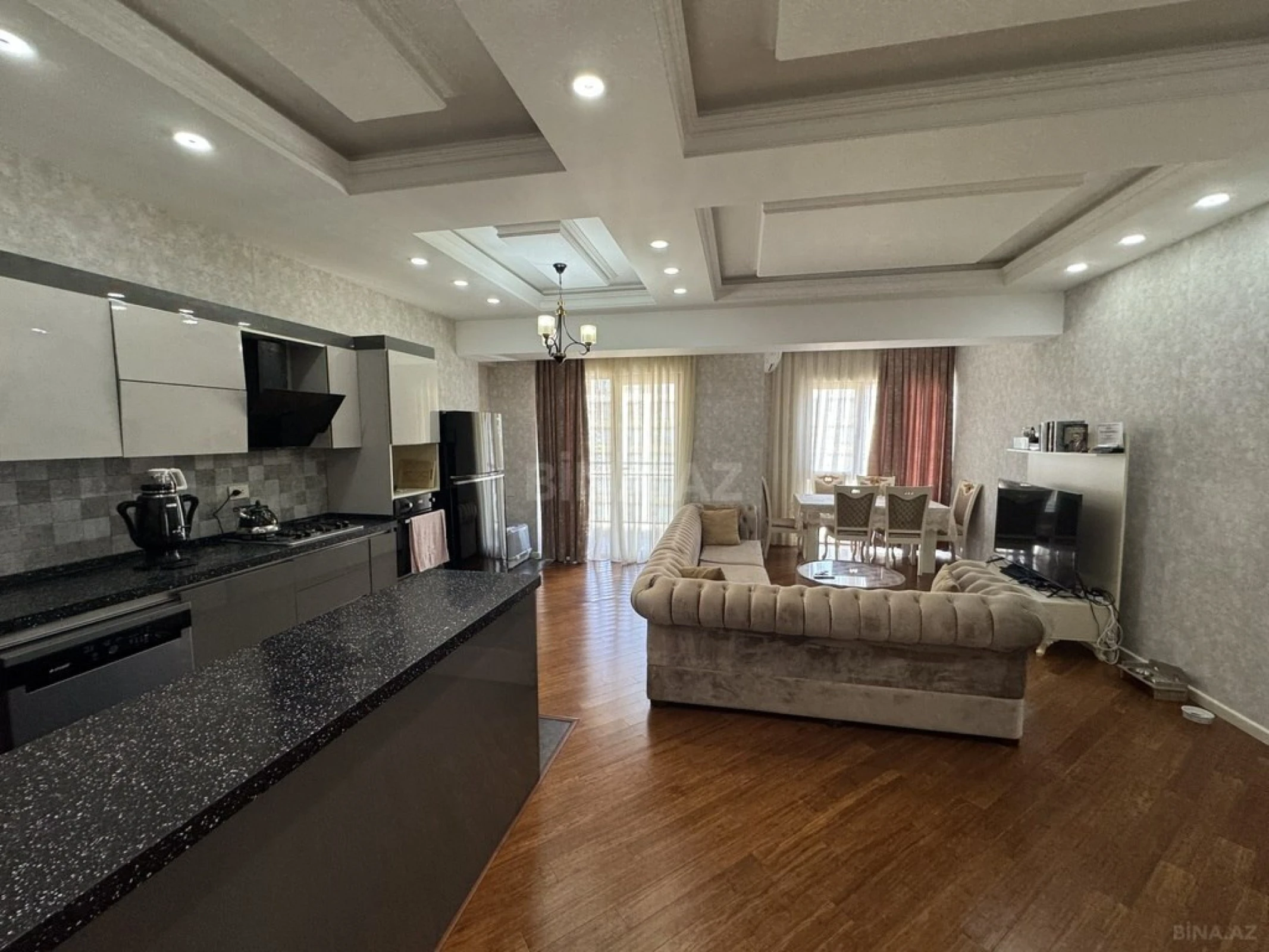 Satılır 3 otaqlı mənzil 115 m²