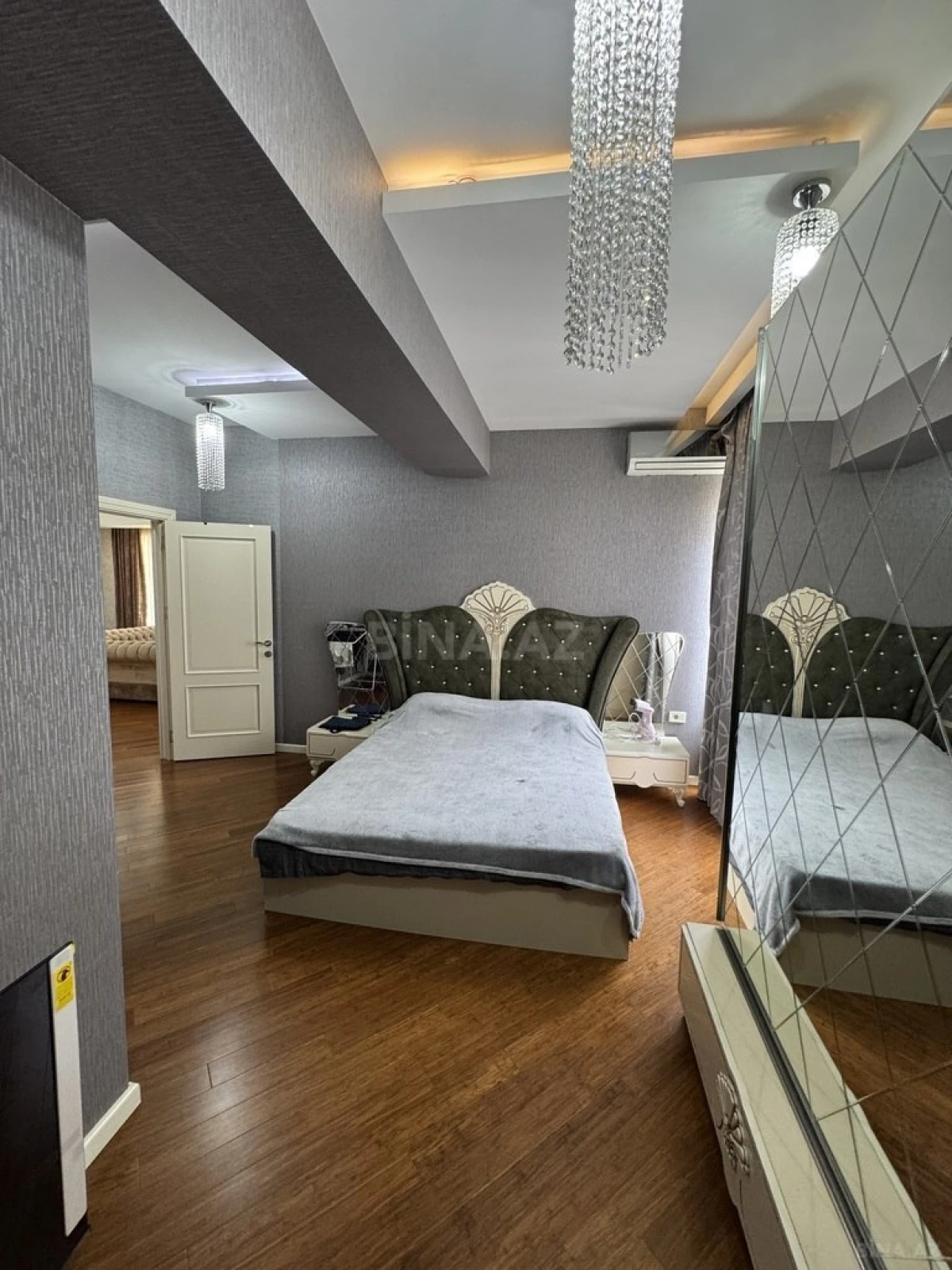 Satılır 3 otaqlı mənzil 115 m²