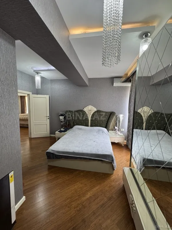 Satılır 3 otaqlı mənzil 115 m²