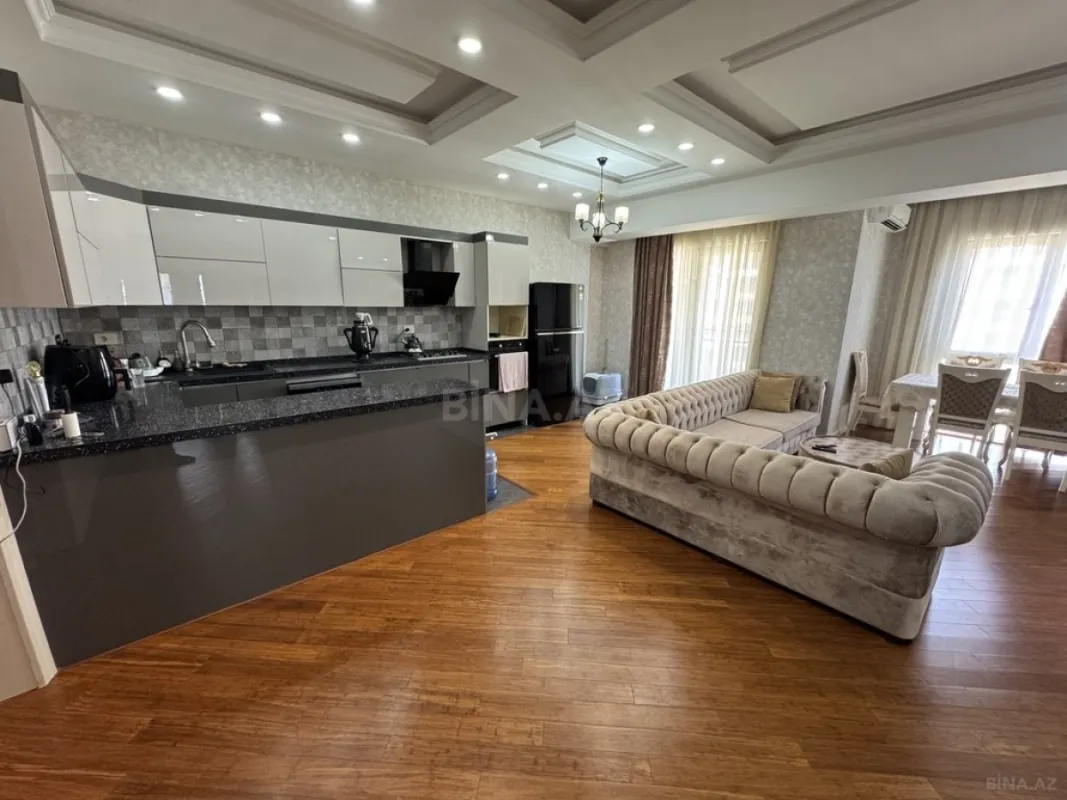 Satılır 3 otaqlı mənzil 115 m²