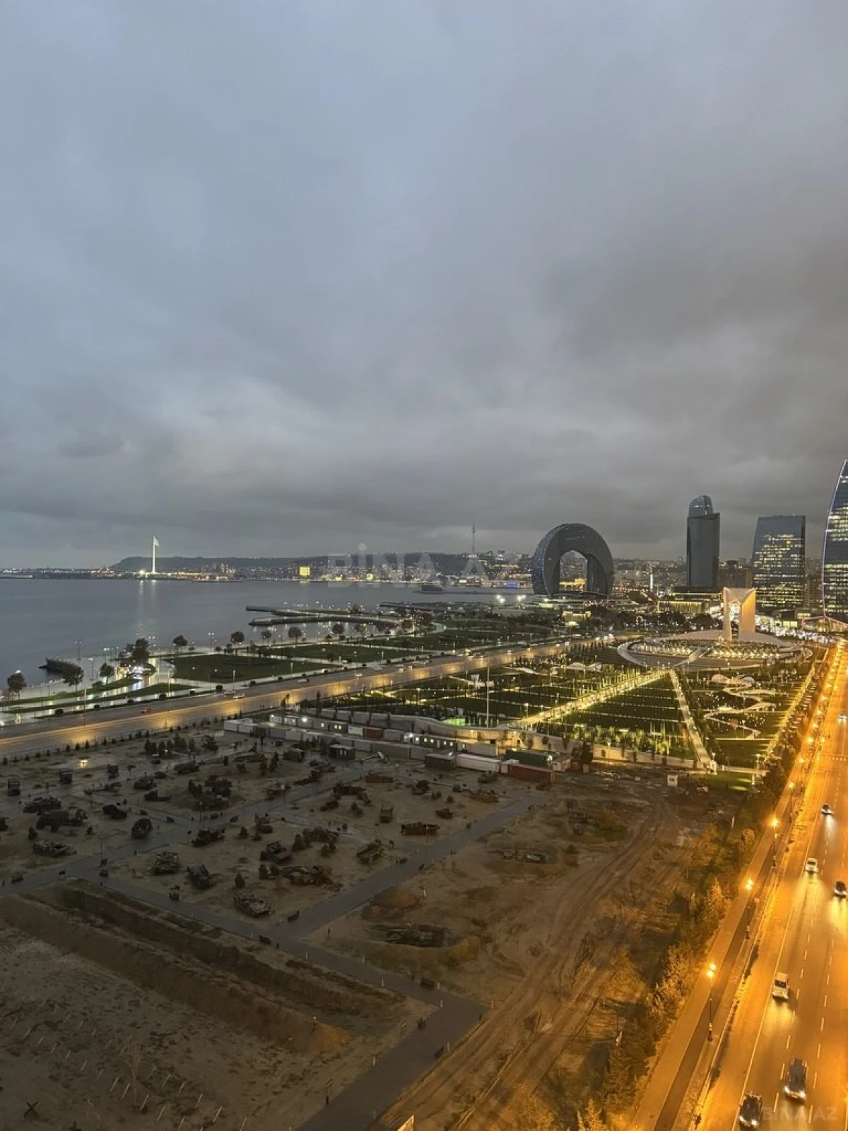 Satılır 3 otaqlı mənzil 115 m²