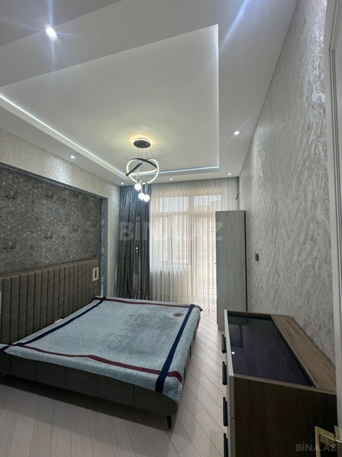 Satılır 2 otaqlı mənzil 68 m²