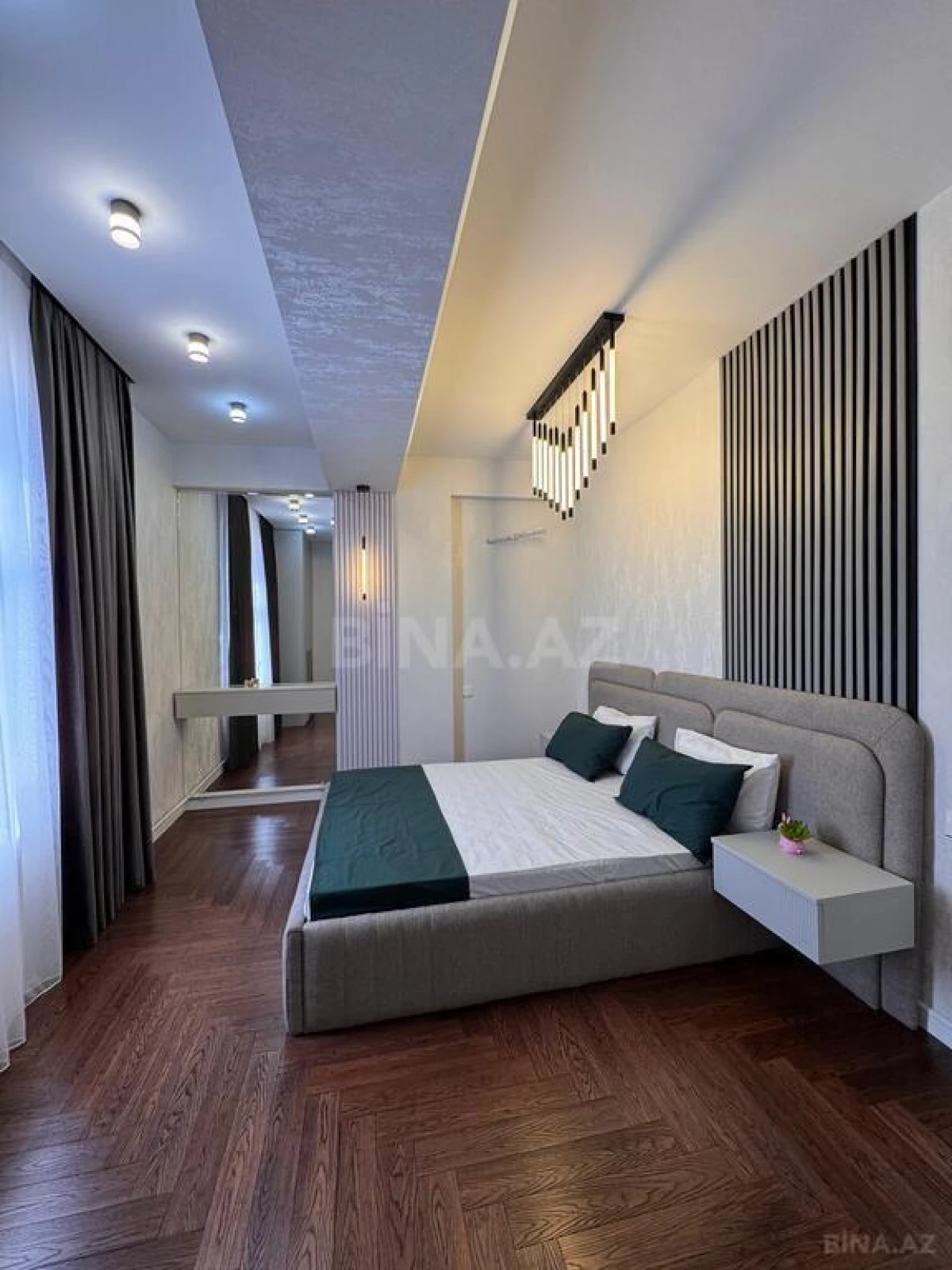 Satılır 3 otaqlı mənzil 101 m²