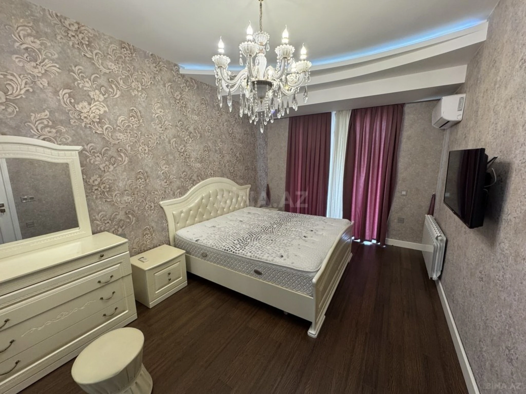 Kirayə verilir 2 otaqlı mənzil 96 m²
