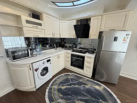 Kirayə verilir 2 otaqlı mənzil 96 m²